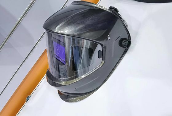 Automatischer Dunkelheitsschweißhelm mit Schweißfackel und leichter Hemisphärischer 4C-Linse