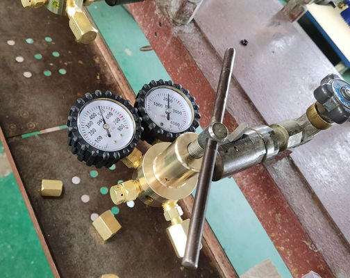 0-800 PSI Druck CGA580 Einlass Stickstoffregulierungsgerät für HVAC-Reinigung aus Massivmesser